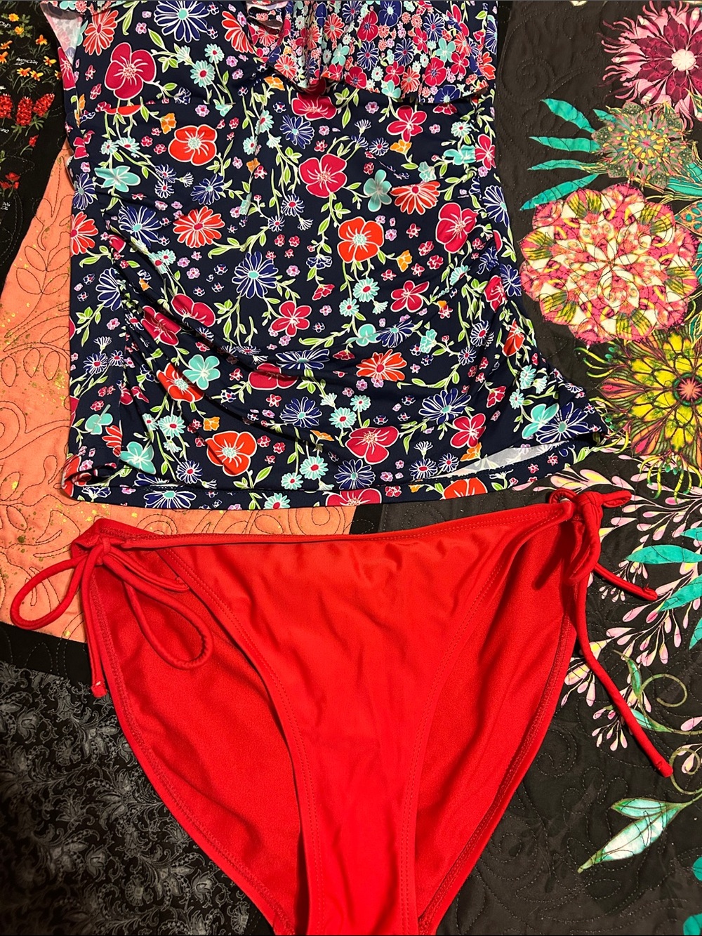 Source Unknown Floral Navy Tankini Top only - Excellent Condition